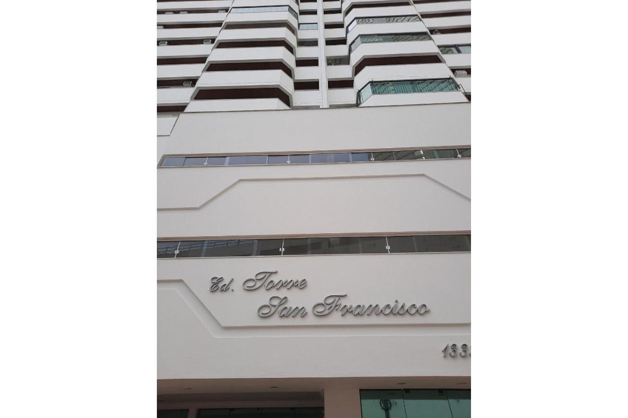 3 Suites Linda Vista Da Orla De Bc A 50M Da Praia - Somente Familiares Balneário Camboriú Exterior foto