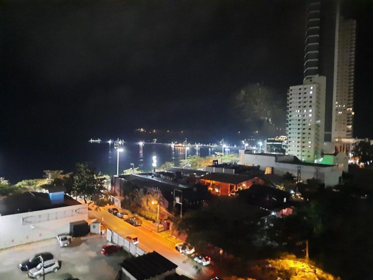 3 Suites Linda Vista Da Orla De Bc A 50M Da Praia - Somente Familiares Balneário Camboriú Exterior foto